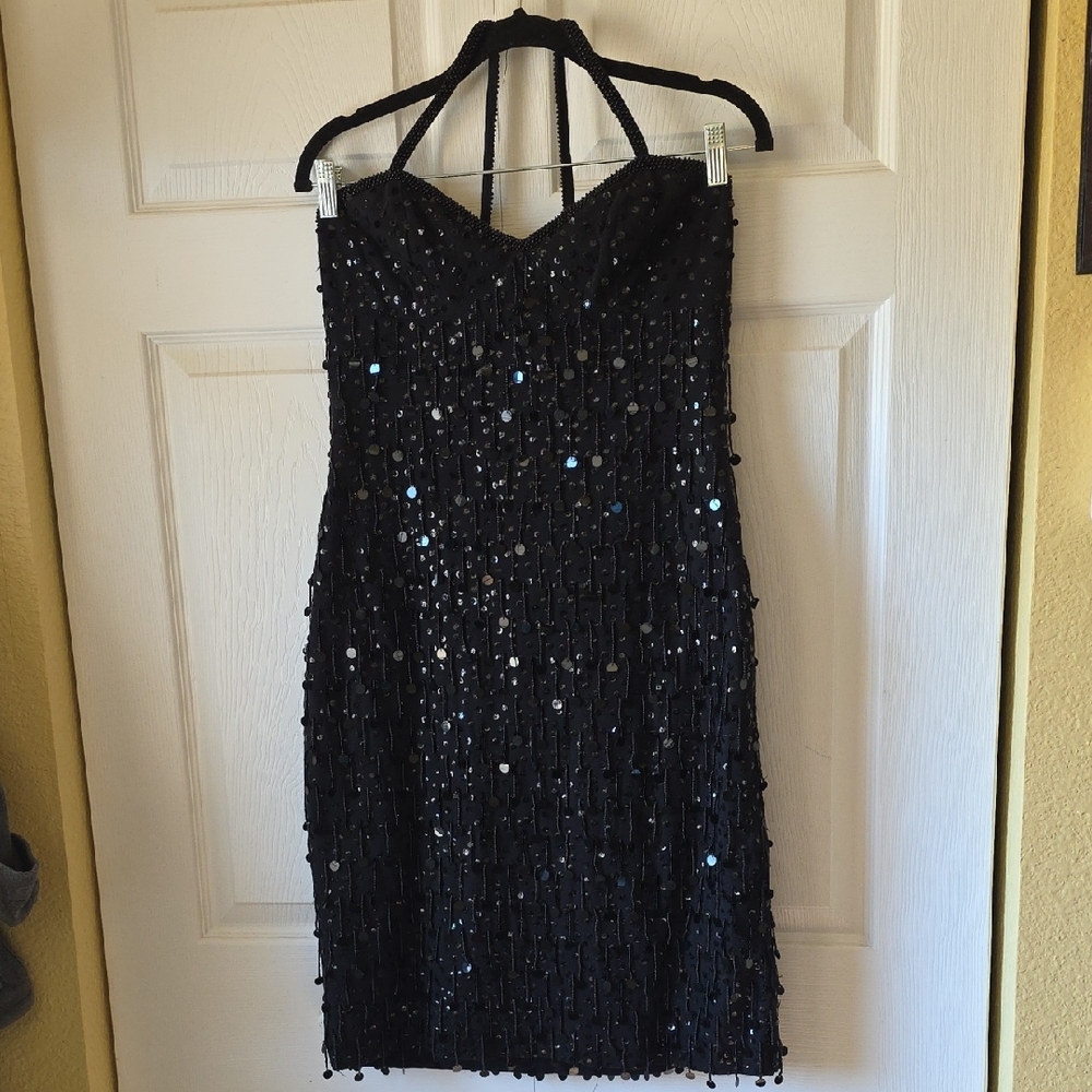 Elegant Black Sequin Midi Dress - Picture 6 of 12